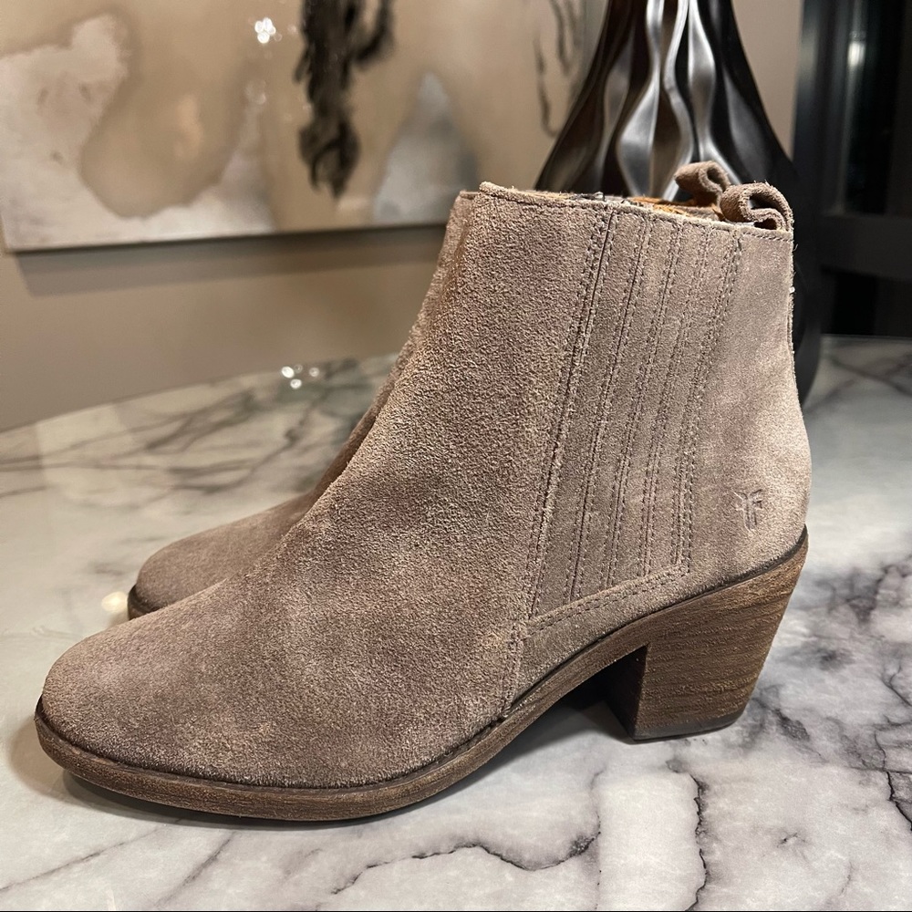 Frye Alton Suede Chelsea Boot